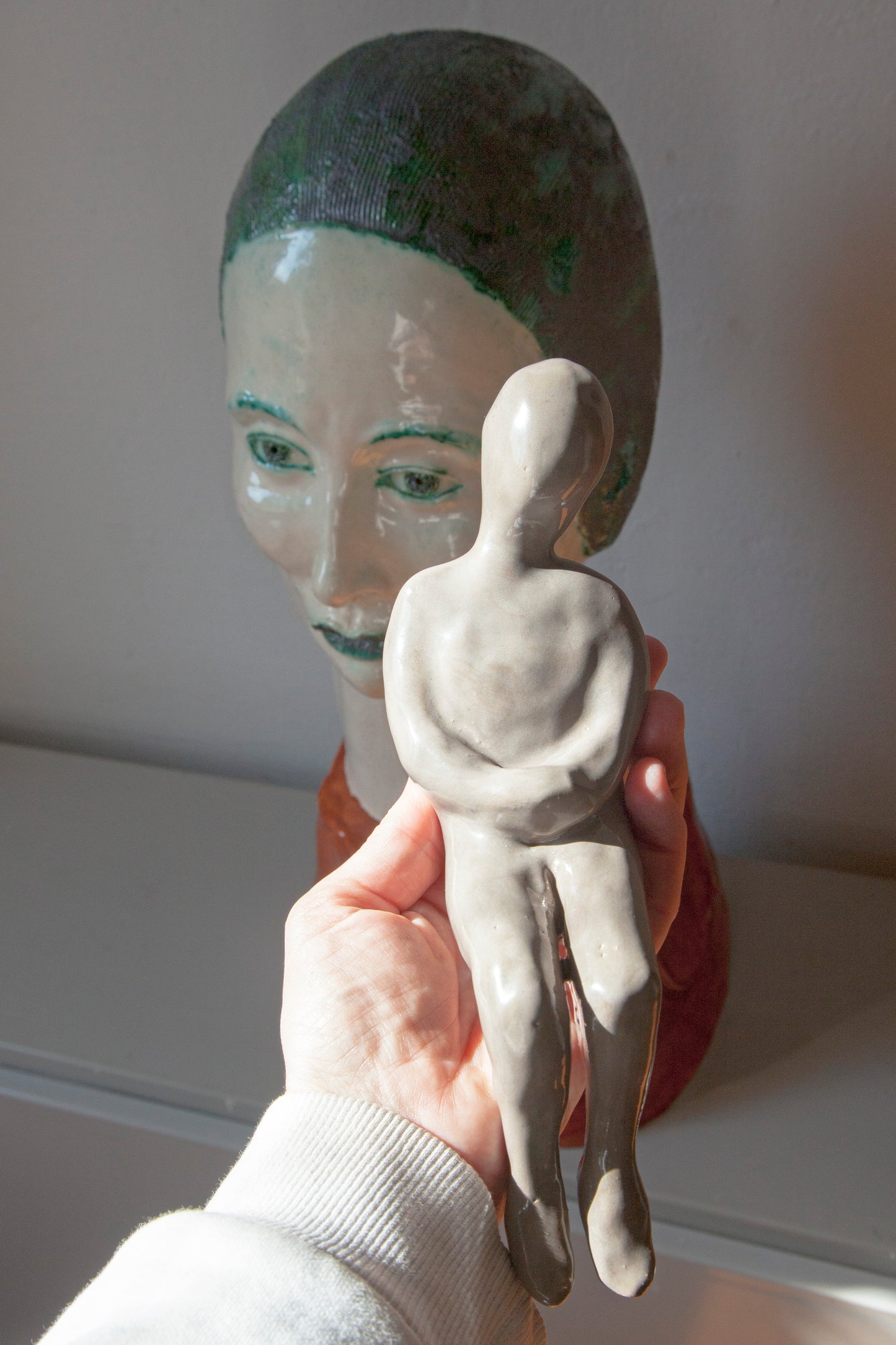 Lean on me - ceramic sculpture