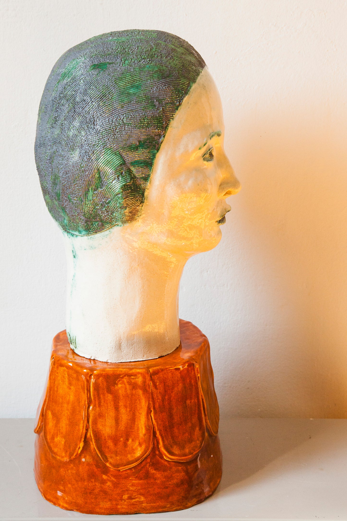Lean on me - ceramic sculpture
