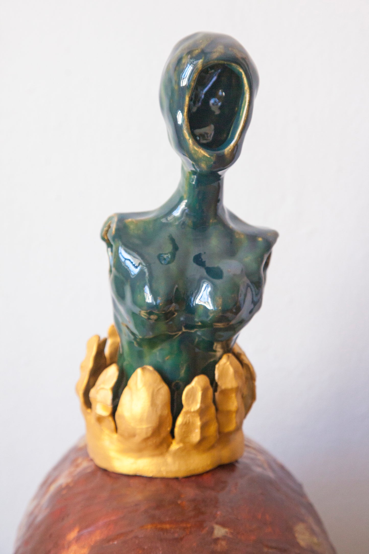 King - ceramic sculture